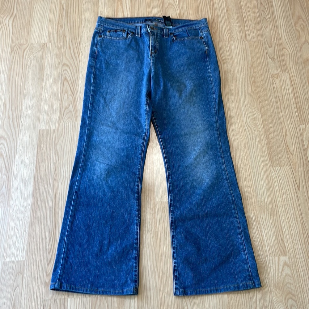 DKNY SOHO Denim Jeans - Picture 2 of 15